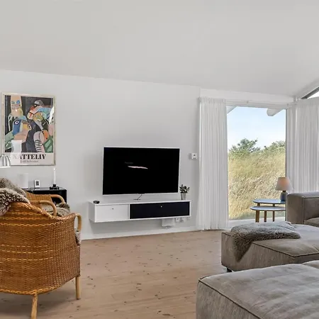 Annrike - 400m From The Sea By Interhome Semesterbostad