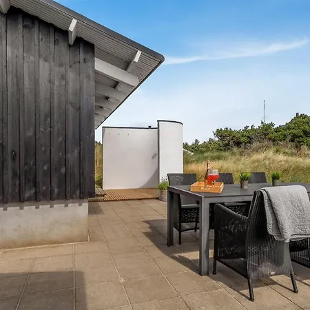 Annrike - 400m From The Sea By Interhome