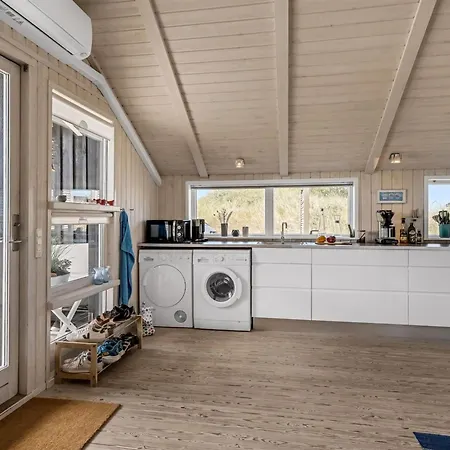 Semesterbostad Annrike - 400m From The Sea By Interhome