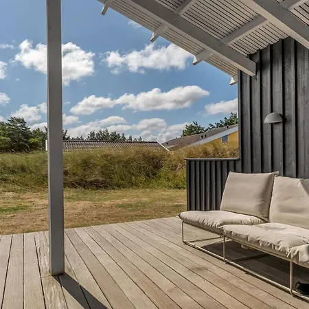 Annrike - 400m From The Sea By Interhome