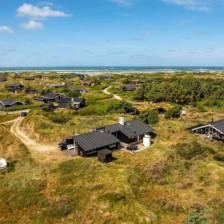 Annrike - 400m From The Sea By Interhome